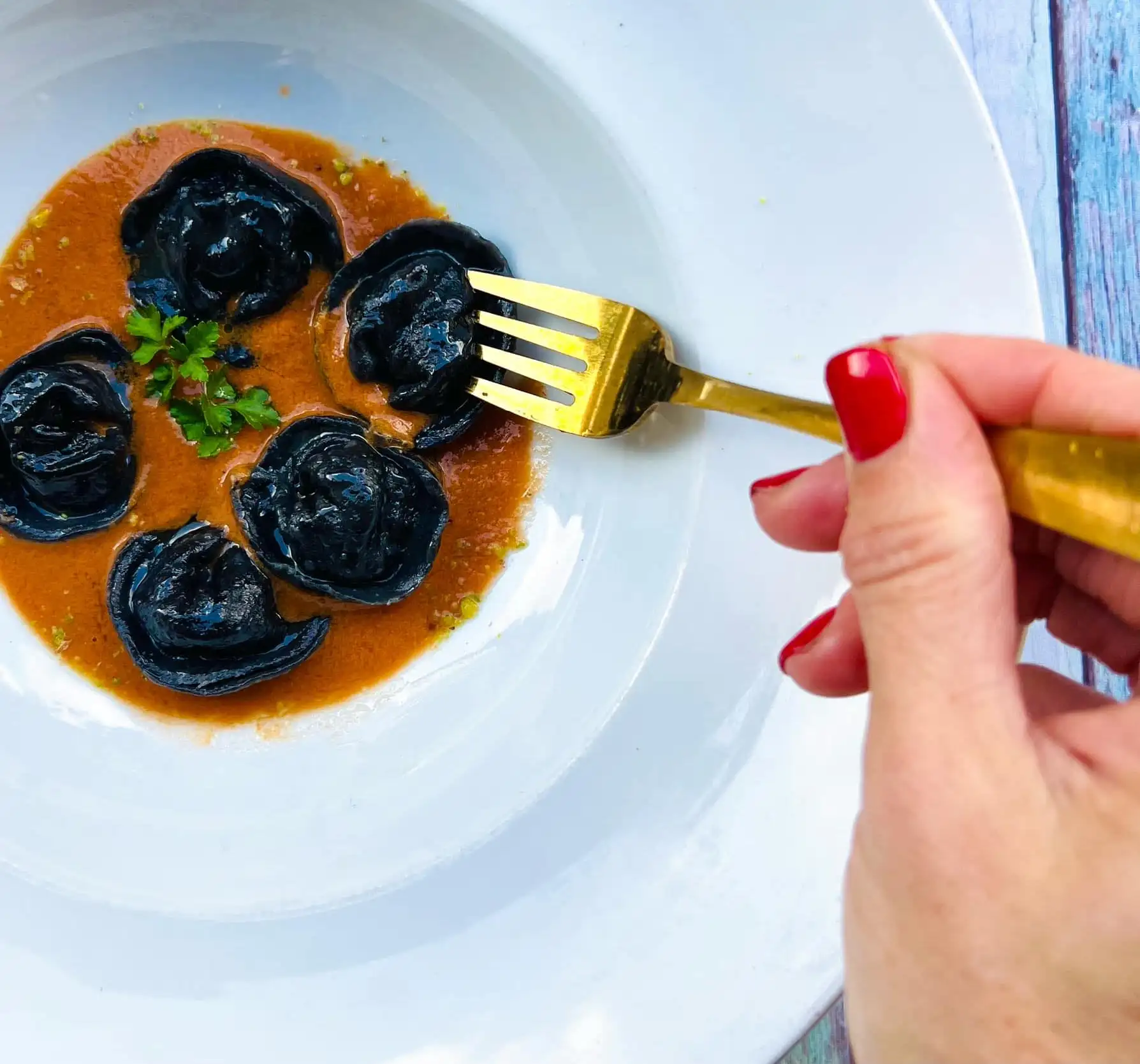 Ravioli neri Avada Caterer Mobile App
